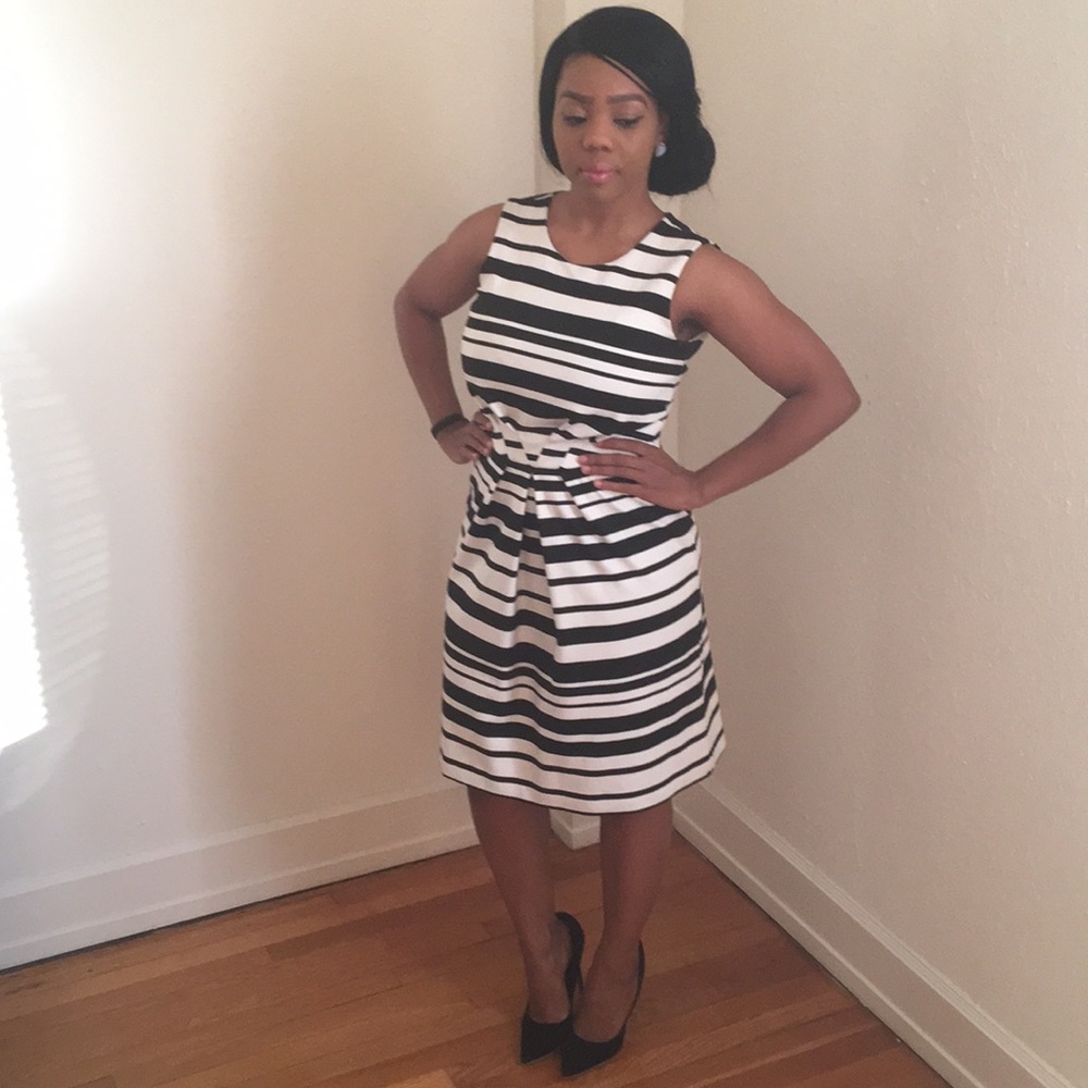 Ann Taylor Black & White Stretchy Corporate Dress